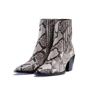 NWOT Out of Comfort Maria Snakeskin Boot
